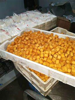 小型魚豆腐設(shè)備有必要選擇油炸鍋嗎/一套小型家用魚豆腐機(jī)價(jià)格