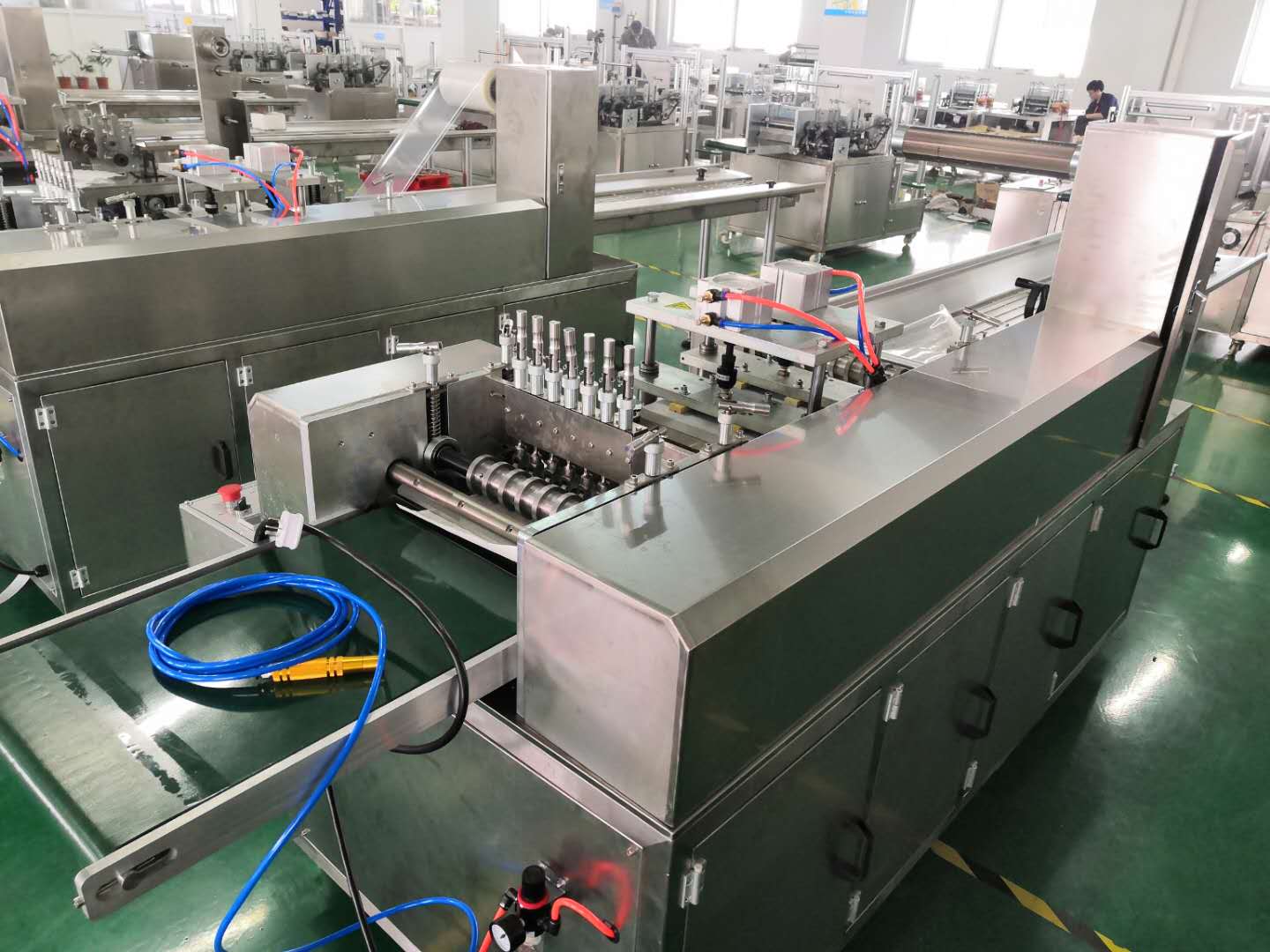研發制造一次性鼻咽拭子采樣包裝機