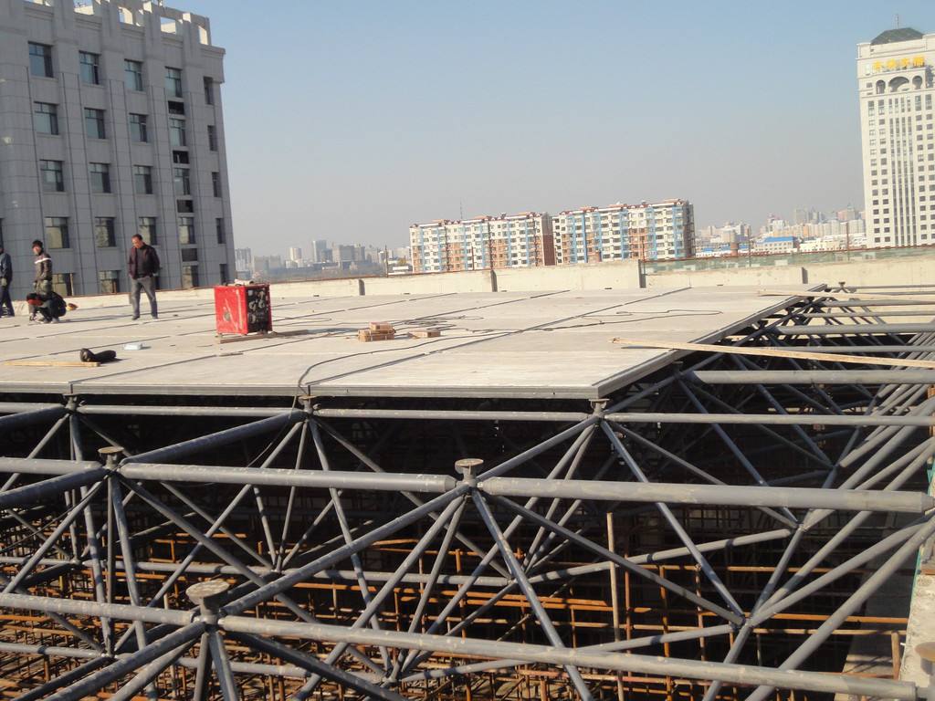 青島網架工程公司_青島網架加工廠_青島螺栓球網架公司