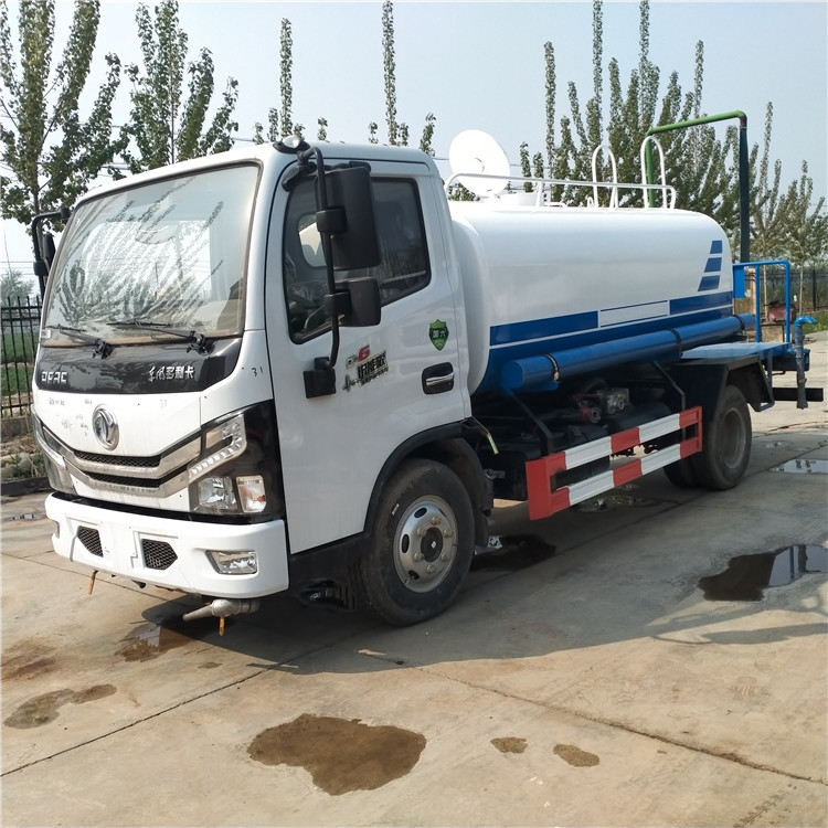 園林綠化5噸小型灑水車(chē)灑水車(chē)廠家報(bào)價(jià)直銷(xiāo)