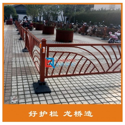 上海花式道路隔離護欄 上海景區鍍鋅鋼噴塑護欄 龍橋公司